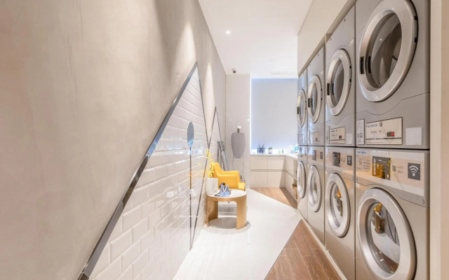 Atour Hotel (Zhongshan North Railway Station, V - Park Plaza)