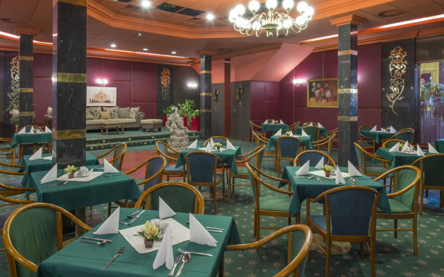 TOP HOTEL Praha & Conference Centre