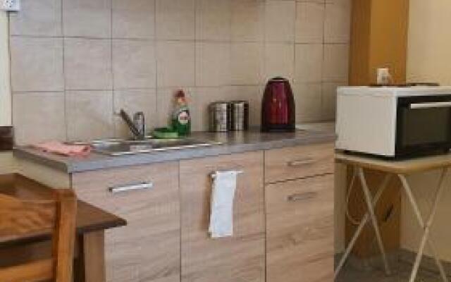 M-George apartment by the airport