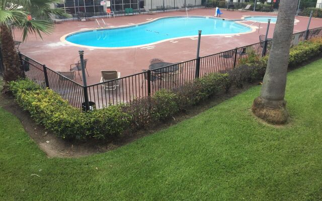 Motel 6 Houston, TX - East
