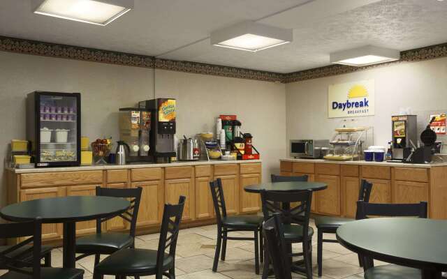 Days Inn by Wyndham Waynesboro