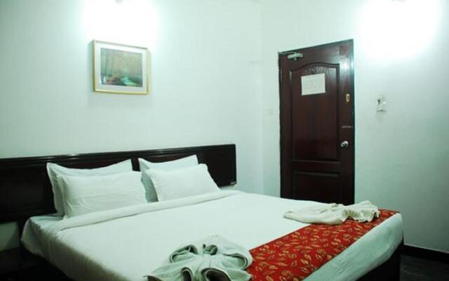 Hotel Theni International