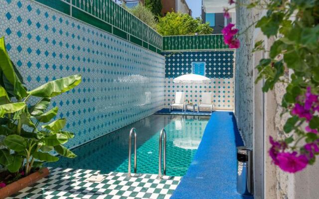 Dam Hotel Lara
