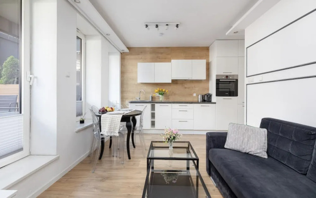 Black & White Szczecin by Renters