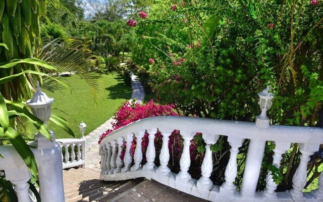 Banana Bank Lodge