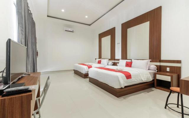 RedDoorz Premium @ Setiabudi Medan – Guest Rooms – Medan
