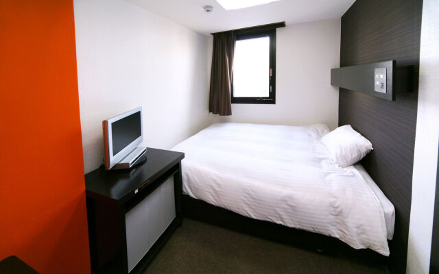Green Rich Hotel Oitaekimae