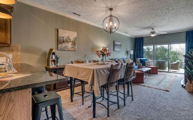 Majestic Lakeside Hideaway 2 Bedroom Condo