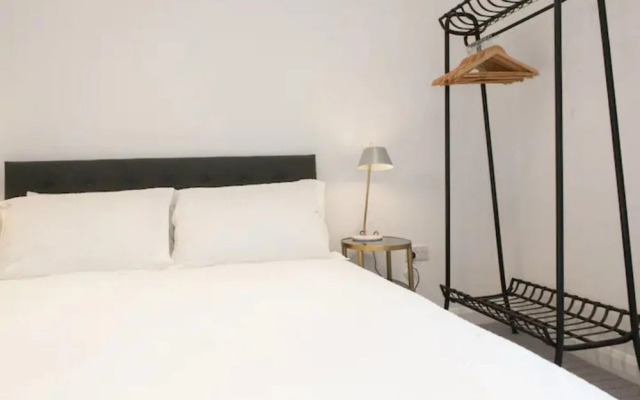 Stunning Newly Refurbished 2BD Shoreditch Flat