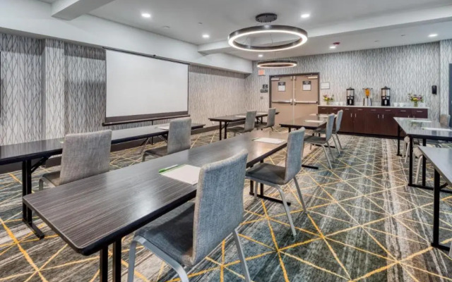 Holiday Inn Kansas City Downtown by IHG