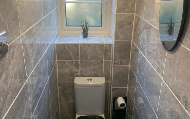 Beddington Park Lodge West