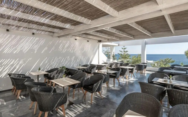 Kakkos Bay Hotel & Bungalows