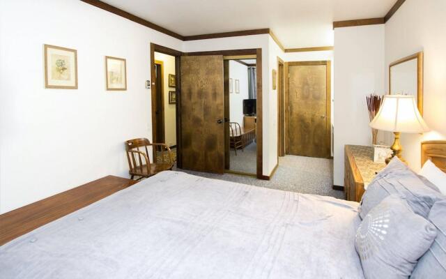 Mammoth Estates - 4 Seasons of Beauty w/ Amenities!