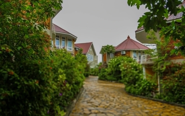 Masailand Safari & Lodge