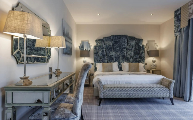 Peak Edge Hotel