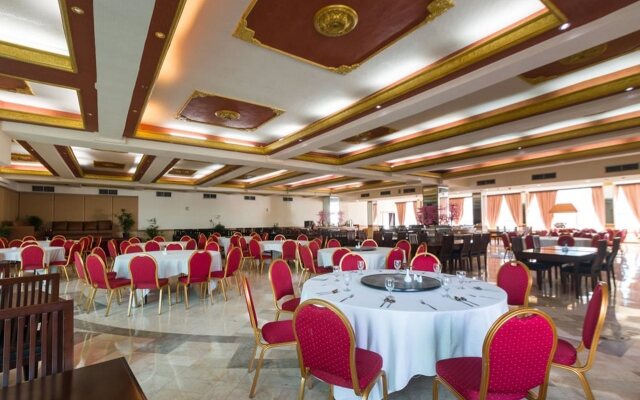 Twin Plaza Hotel