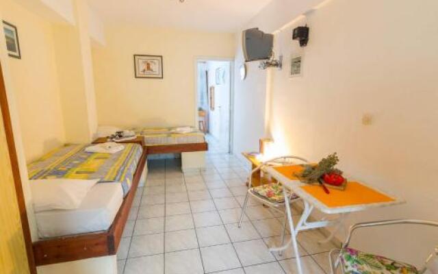 Stathopoulos Apartments