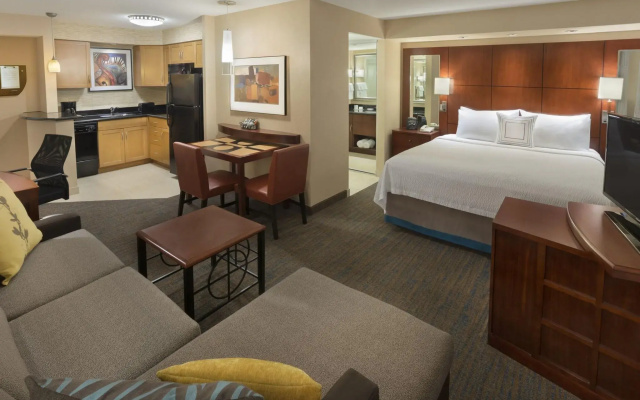 Residence Inn by Marriott Toronto Downtown / Entertainment District