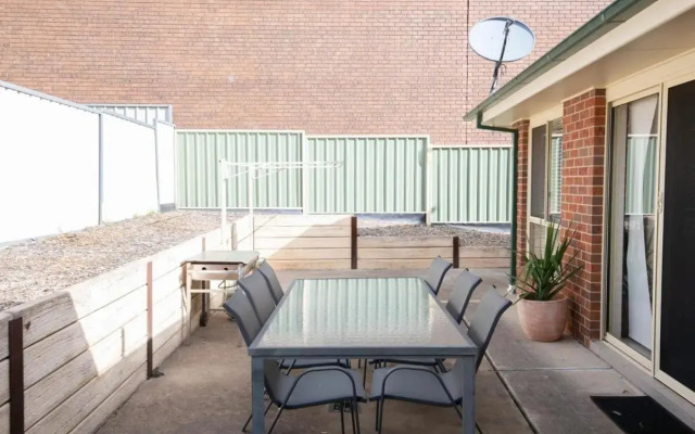 Park Villa Spacious 2 Bedroom Unit Close to CBD