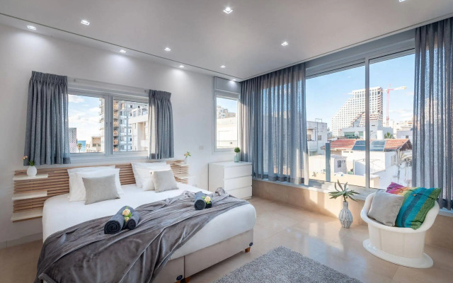 Magical Penthouse - Banana Beach