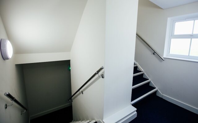 Cloud 89 Service Apartments