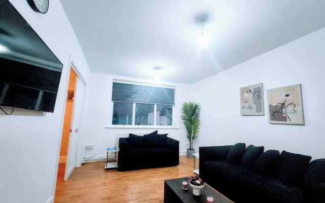 Bas Charming 3 Bedroom House