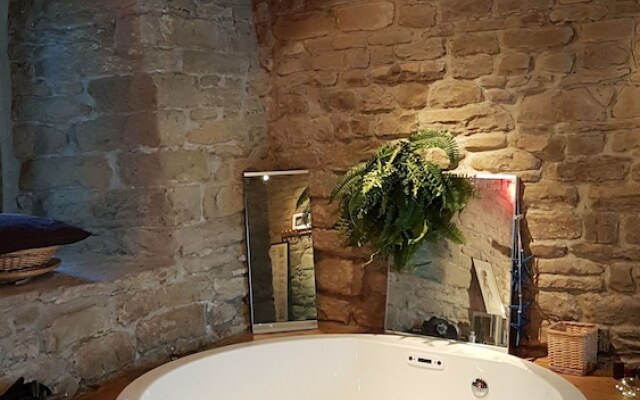 Room in B&B - #fortcozzo_2021 #jacuzzisuite #sauna