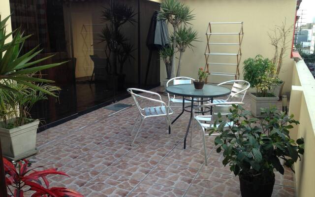 Hostal Alpes Lima