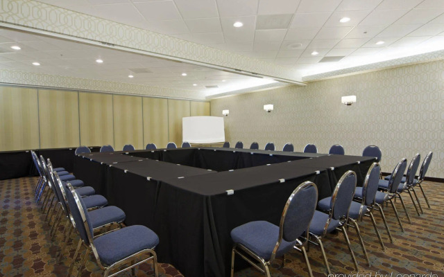 Hampton Inn & Suites By Hilton Calgary- University Northwest
