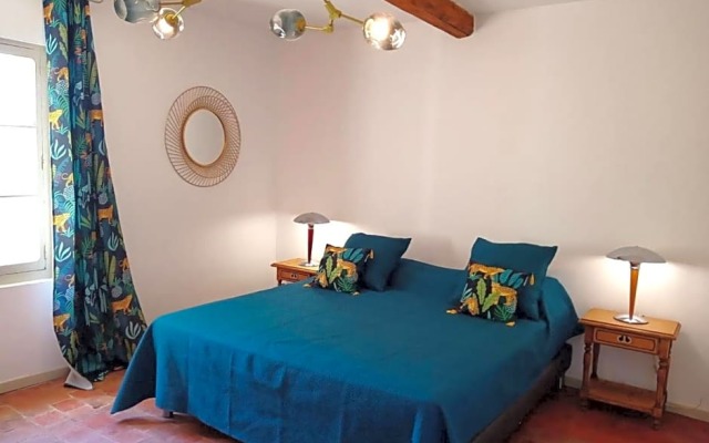 Le Mas Des Flaneraies