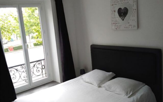 Detached Holiday Home in Braize with Terrace