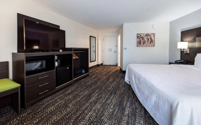 Plaza Hotel and Suites