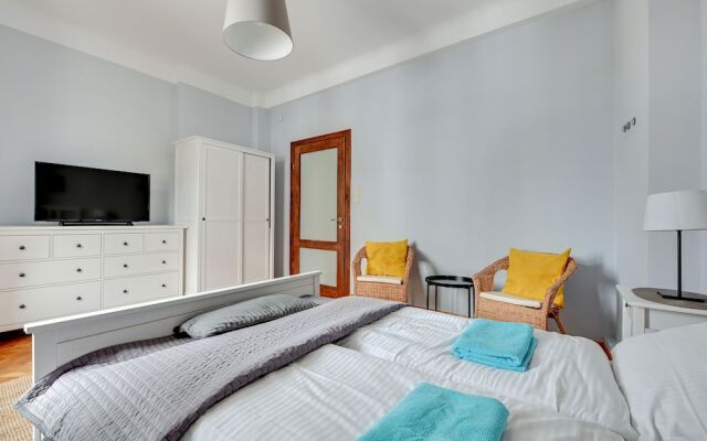 Grand Apartments - Brooklyn