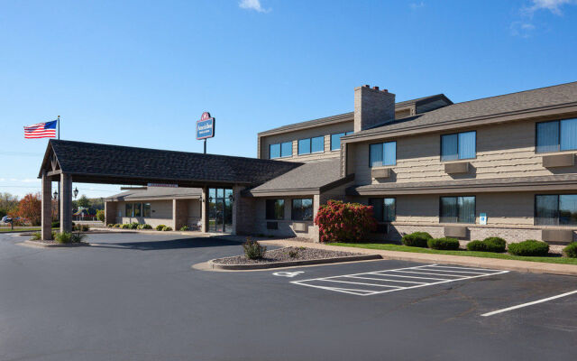 AmericInn Hotel & Suites Eau Claire