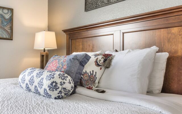 Casa Maria Luxurious 3 Bedroom Condo by RedAwning