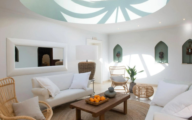 Vila Joya Home, Restaurant & Spa