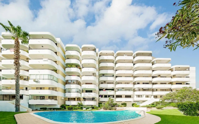 Tropicana Apartment