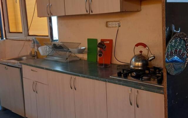 Guest House PovezLoo