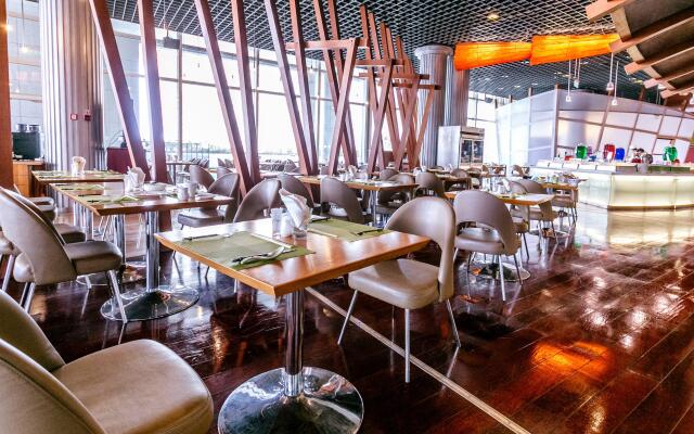 Tianjin Binhai Rezen Hotel