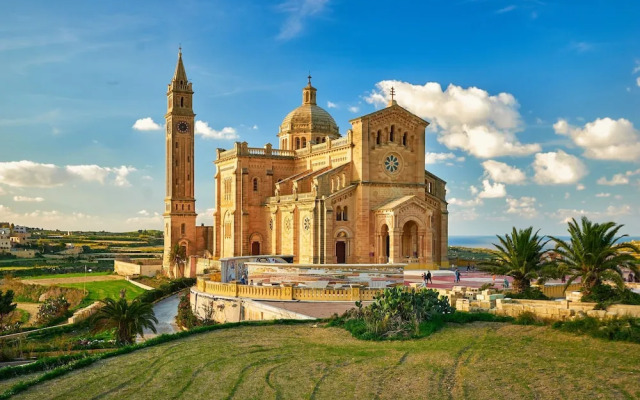 Ta'patee Pool Farmhouse in Gozo