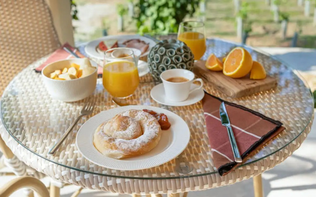 Rondaia Suites & Villas