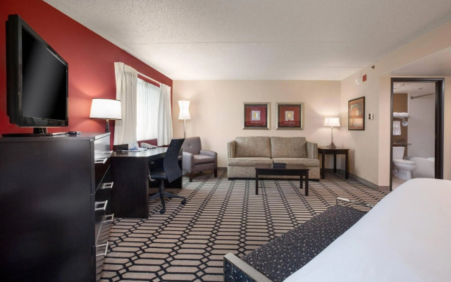 Delta Hotels by Marriott Fargo