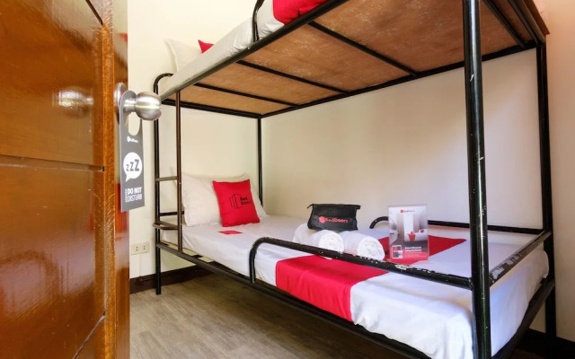 RedDoorz @ Governors Drive Coron
