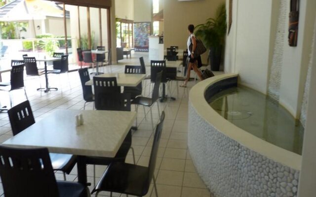 Broadbeach Savannah Hotel & Resort