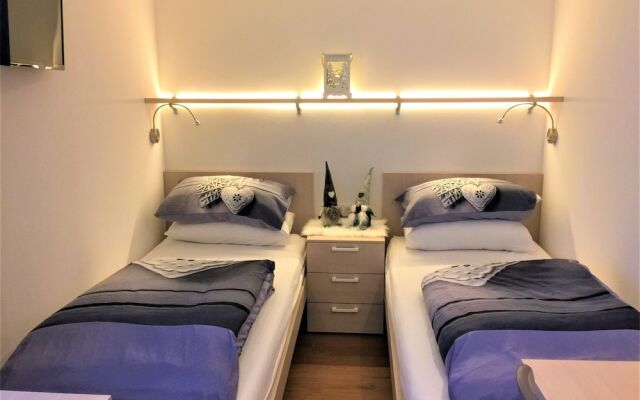 Apartment 4 Holiday - Apartment Aika