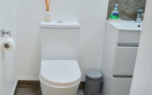 Bright 3 Bedroom Home Bristol
