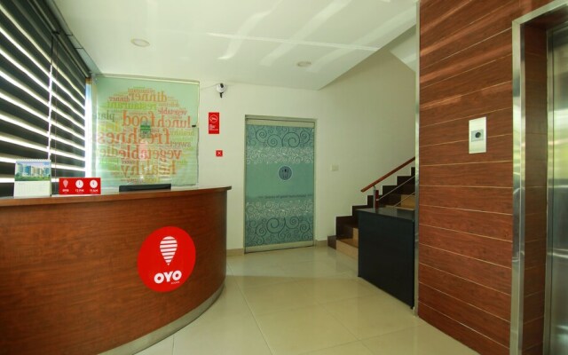 Oyo 4802 Cochin City Residency