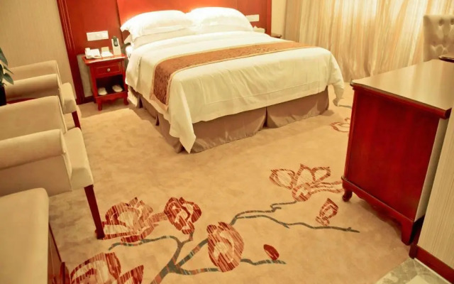 Vienna Classic SH Jinshanwei Railway Station