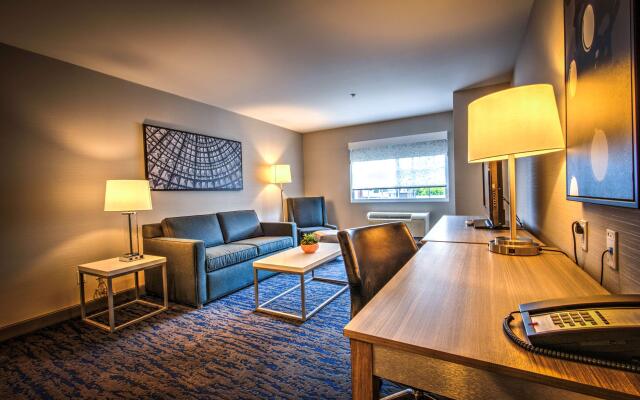 Best Western Plus Media Center Inn & Suites