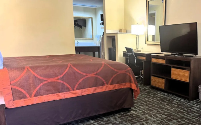 Super 8 By Wyndham Hattiesburg South